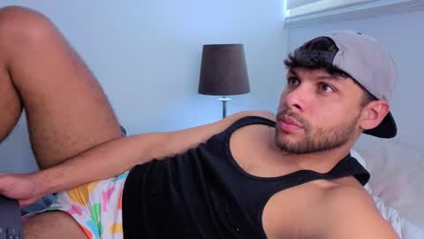 Independent       model  online show from 30, 11, 2025