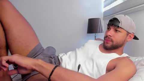 Independent       model  online show from 29, 3, 2026