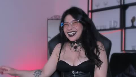 halley_ravenn online show from 11, 5, 2026