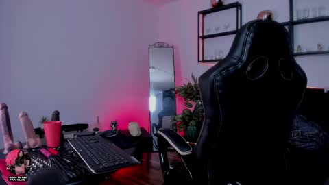 halley_ravenn online show from 20, 5, 2026