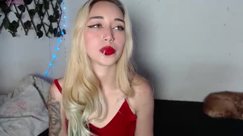 Snapshot of hallie_cam2 chatting on 24, 9, 2025 HALLIE online show from 24, 9, 2025