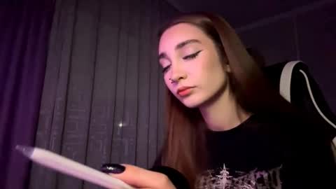 Snapshot of halliemcanaw chatting on 8, 11, 2025 Holly online show from 8, 11, 2025