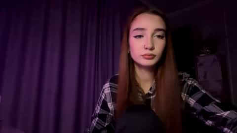 Snapshot of halliemcanaw chatting on 19, 11, 2025 Holly online show from 19, 11, 2025