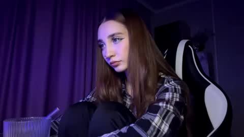 Snapshot of halliemcanaw chatting on 21, 11, 2025 Holly online show from 21, 11, 2025