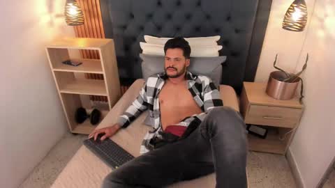 Snapshot of hamilton_1 chatting on 16, 10, 2025 Hamilton online show from 16, 10, 2025