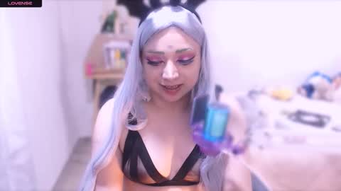 Snapshot of hana_hyuga1 chatting on 24, 10, 2025 Hana Hyuga . Please help me reach 200 thumbs up online show from 24, 10, 2025