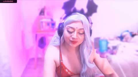 Snapshot of hana_hyuga1 chatting on 25, 10, 2025 Hana Hyuga . Please help me reach 200 thumbs up online show from 25, 10, 2025