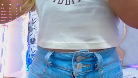 Snapshot of hanaa_tay chatting on 10, 9, 2025 hanaa_tay online show from 10, 9, 2025