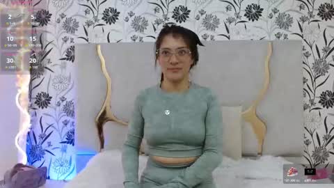 Snapshot of hanaa_tay chatting on 19, 9, 2025 hanaa_tay online show from 19, 9, 2025