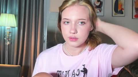 Snapshot of hanahwoods chatting on 22, 2, 2025 hanahwoods online show from 22, 2, 2025