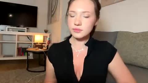hanahwoods online show from 2, 7, 2026