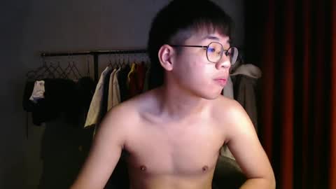 Snapshot of handsome_mannn chatting on 12, 12, 2024 handsome_mannn online show from 12, 12, 2024