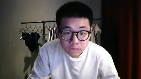 Snapshot of handsome_mannn chatting on 5, 1, 2025 handsome_mannn online show from 5, 1, 2025