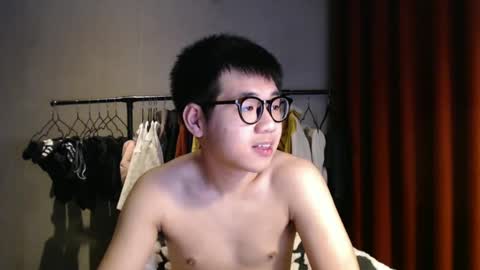 Snapshot of handsome_mannn chatting on 4, 2, 2025 handsome_mannn online show from 4, 2, 2025