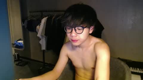 Snapshot of handsome_mannn chatting on 15, 12, 2025 handsome_mannn online show from 15, 12, 2025