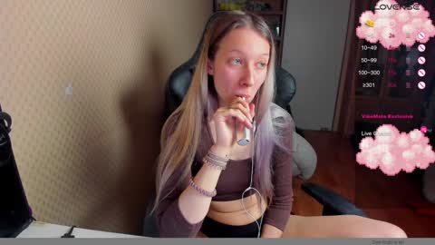 Snapshot of handsome_whale chatting on 24, 1, 2025 Mila online show from 24, 1, 2025