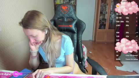 Snapshot of handsome_whale chatting on 24, 11, 2025 Mila online show from 24, 11, 2025