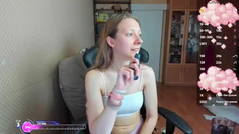 Snapshot of handsome_whale chatting on 28, 11, 2025 Mila online show from 28, 11, 2025