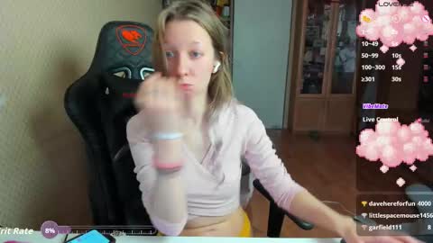 Snapshot of handsome_whale chatting on 18, 12, 2025 Mila online show from 18, 12, 2025