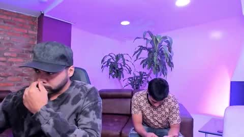 Snapshot of handsomeboys19 chatting on 1, 10, 2025 leonardfarrucknick and otis online show from 1, 10, 2025