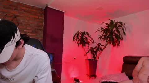 Snapshot of handsomeboys19 chatting on 8, 11, 2025 leonardfarrucknick and otis online show from 8, 11, 2025