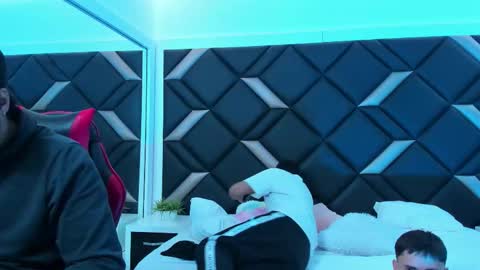 Snapshot of handsomeboys19 chatting on 26, 11, 2025 leonardfarrucknick and otis online show from 26, 11, 2025