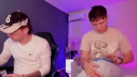 Snapshot of handsomeboys19 chatting on 10, 7, 2026 leonardfarrucknick and otis online show from 10, 7, 2026