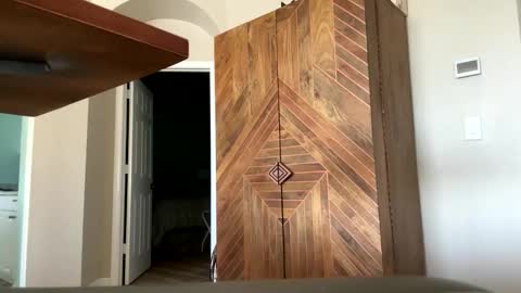 hangit0ut online show from 8, 11, 2025