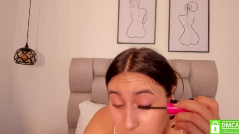 hanna__evans_ online show from 8, 4, 2026