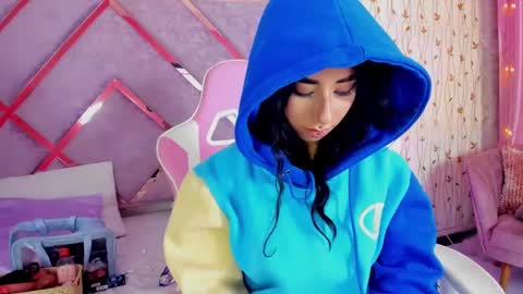  hanna  online show from 5, 3, 2025