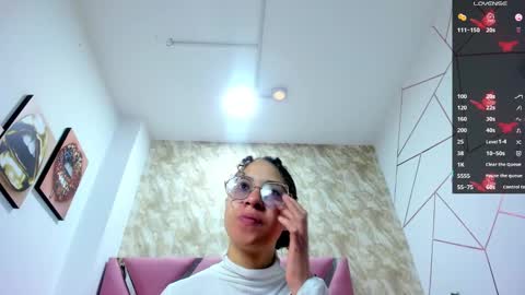 Snapshot of hanna_corne chatting on 6, 12, 2024 HANNA online show from 6, 12, 2024