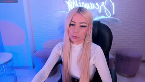  Hanna Connor  online show from 15, 1, 2025