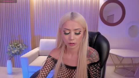  Hanna Connor  online show from 5, 3, 2025