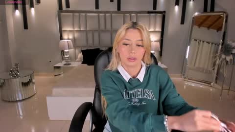  Hanna Connor  online show from 5, 4, 2026