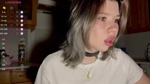 Snapshot of hannah_allin chatting on 6, 3, 2025 Hannah Allin online show from 6, 3, 2025