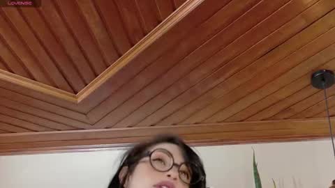 Hannah  online show from 15, 11, 2025