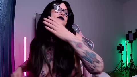 Snapshot of hannah_chaos chatting on 1, 2, 2025 Hannah online show from 1, 2, 2025