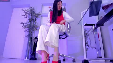 HANNAH HOWELL online show from 14, 1, 2025