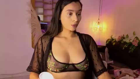 Snapshot of hannah_williams1 chatting on 23, 10, 2025 Hannah Williams online show from 23, 10, 2025