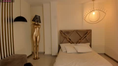 Snapshot of hannahjamesx chatting on 4, 12, 2024 HANNAH J online show from 4, 12, 2024