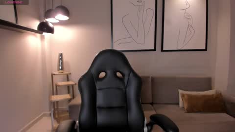 Snapshot of hannahjamesx chatting on 3, 3, 2025 HANNAH J online show from 3, 3, 2025