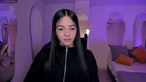 Snapshot of hannahjamesx chatting on 1, 11, 2025 HANNAH J online show from 1, 11, 2025