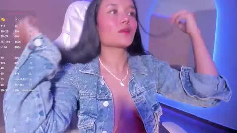 hannahmonttgomery  Help me reach 100 Hands up online show from 9, 2, 2026