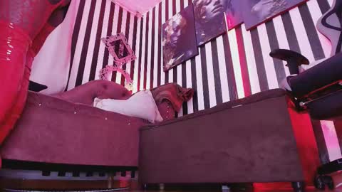 Snapshot of hannalicious4u chatting on 5, 11, 2025 FOLLOW ME INTA MOONXMAFE online show from 5, 11, 2025