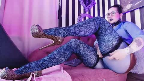 Snapshot of hannalicious4u chatting on 26, 4, 2026 FOLLOW ME INTA MOONXMAFE online show from 26, 4, 2026