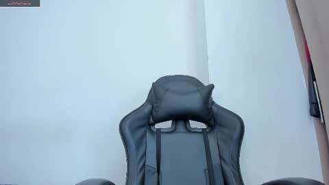 Hanna Independent Model online show from 25, 4, 2026