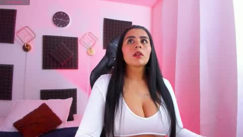 Snapshot of hannarusso chatting on 9, 11, 2025 Hanna online show from 9, 11, 2025