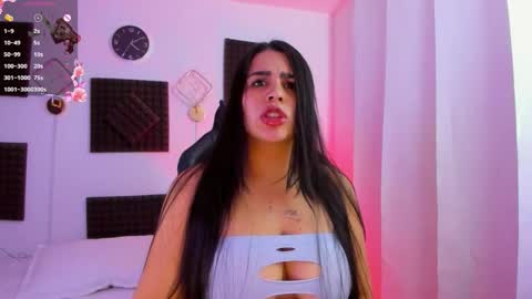 Snapshot of hannarusso chatting on 13, 12, 2025 Hanna online show from 13, 12, 2025