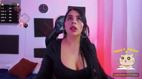 Snapshot of hannarusso chatting on 17, 12, 2025 Hanna online show from 17, 12, 2025