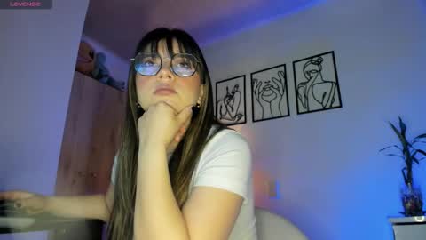   hannasofia x        Schedule 700 -1400GTM-5 online show from 14, 11, 2025